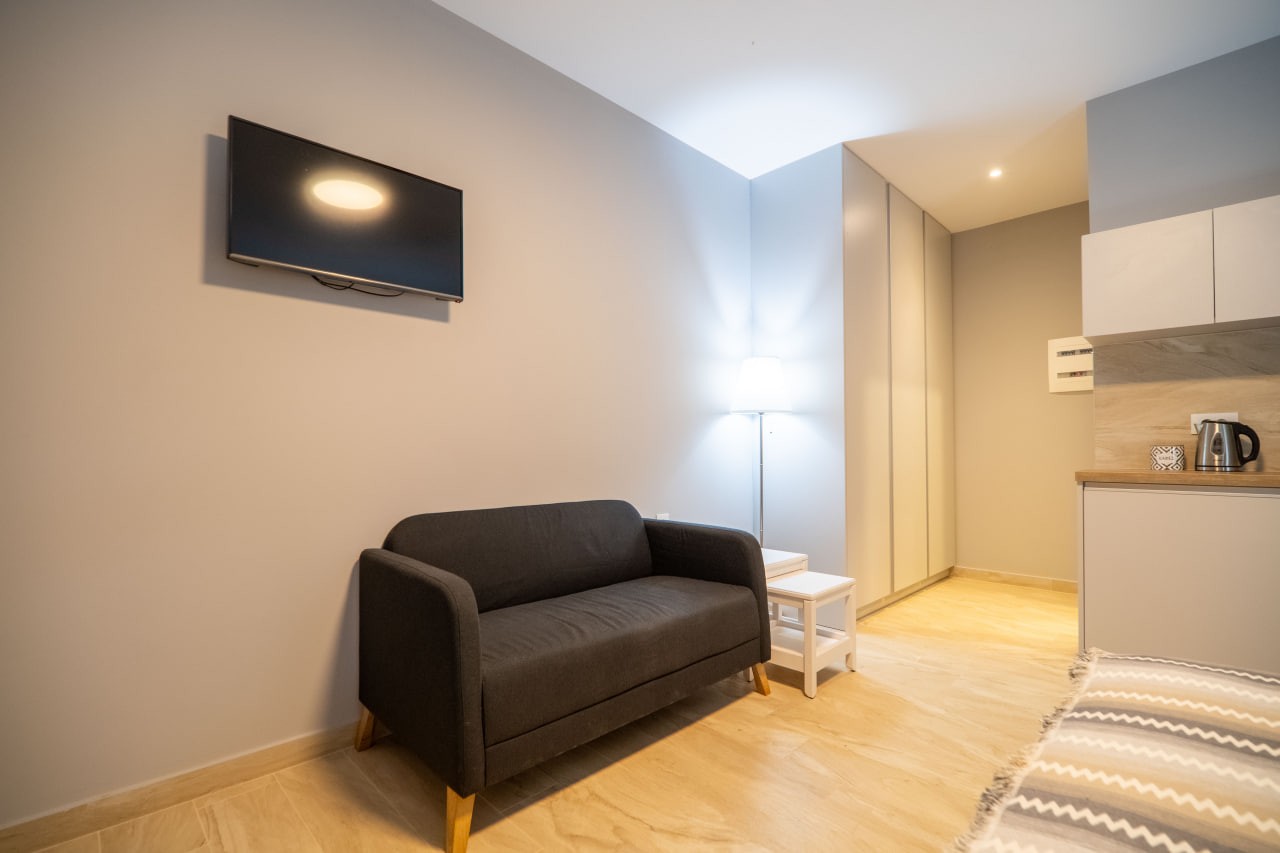Standard Queen Room