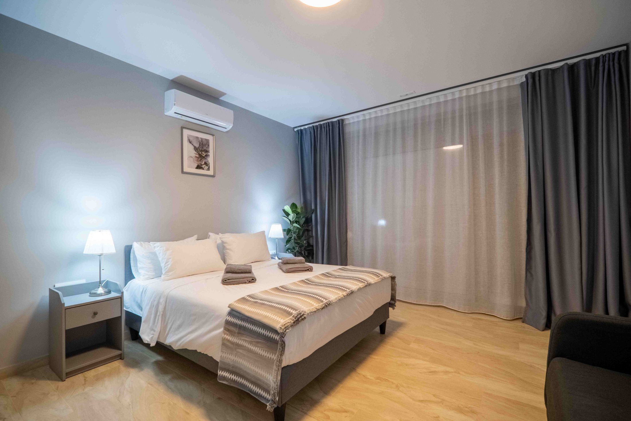 Standard Queen Room